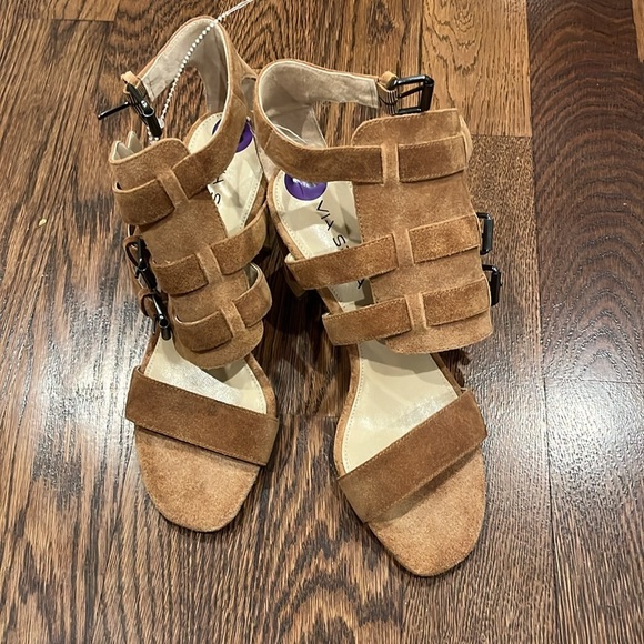 Via Spiga 8.5  new Women's Tan Suede Heeled Sandals - Picture 2 of 2